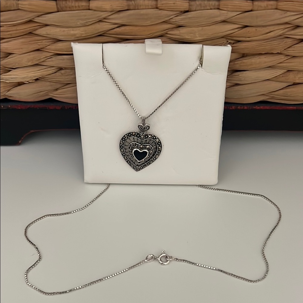 Elegant Silver Filigree Heart Necklace